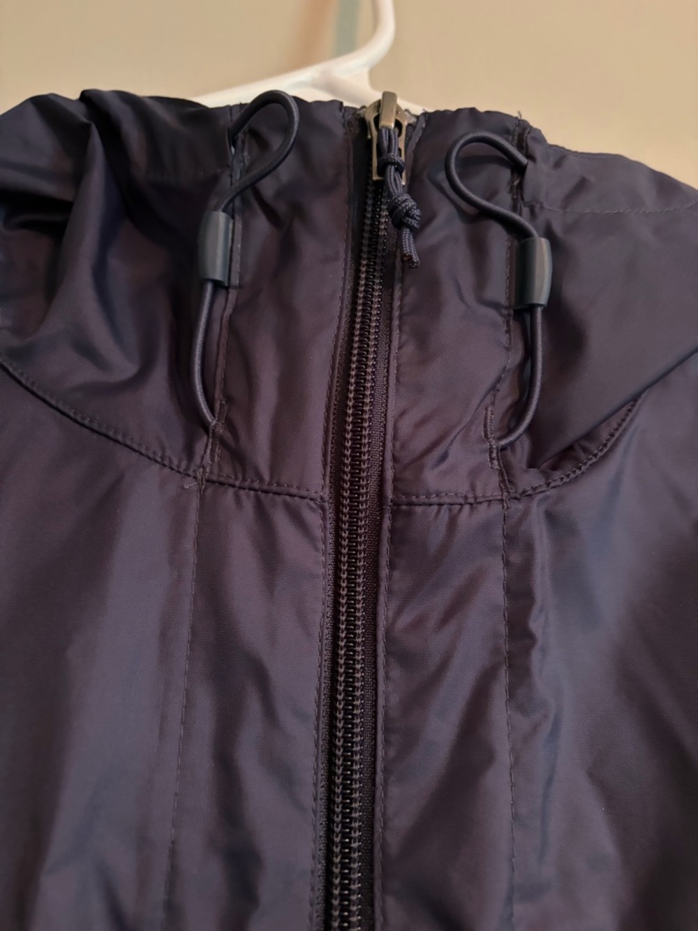 Columbia Navy Blue Hooded Windbreaker Jacket with pockets - Picture 5 of 10
